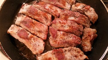 Lezzetli domuz kaburga