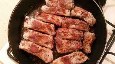 Lezzetli domuz kaburga