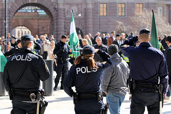 Schwedische Polizei bei der Protestkundgebung, Stockholm — Stockfoto