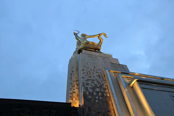 Arbeiter- und Kolchose-Denkmal in Moskau, Russland — Stockfoto