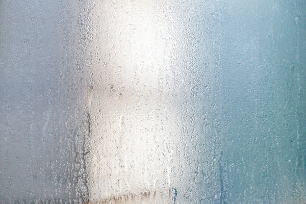 Грязная Поверхность Потрескавшегося Туманного Стекла Капельками Росы — стоковое фото