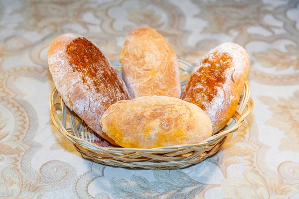 Deliziosa Torta Pasta Fatta Casa Piatto Legno Vimini — Foto Stock