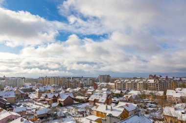Zelenogradsk, Rusya - 16 Ocak 2021: Güneşli bir kış gününde Su Kulesi 'nden tatil köyünün manzarası