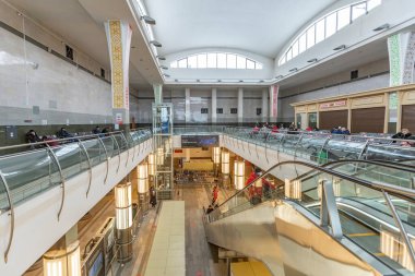 Moskova, Rusya - 13 Şubat 2021: Yaroslavl tren istasyonunun tarihi binasının içi. 1862 'de açıldı.