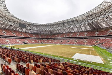 Moskova, Rusya - 14 Mart 2021 Olimpiyat kompleksi Luzhniki 'nin büyük spor arenasında. 1956 'da açılmış. 2018 FIFA Dünya Kupası için yapılan 2014-2017 küresel yeniden yapılanma