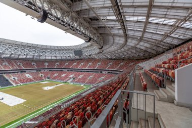 Moskova, Rusya - 14 Mart 2021 Olimpiyat kompleksi Luzhniki 'nin büyük spor arenasında. 1956 'da açılmış. 2018 FIFA Dünya Kupası için yapılan 2014-2017 küresel yeniden yapılanma