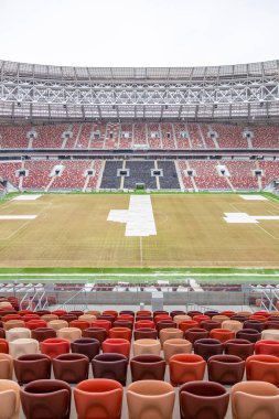 Moskova, Rusya - 14 Mart 2021 Olimpiyat kompleksi Luzhniki 'nin büyük spor arenasında. 1956 'da açılmış. 2018 FIFA Dünya Kupası için yapılan 2014-2017 küresel yeniden yapılanma