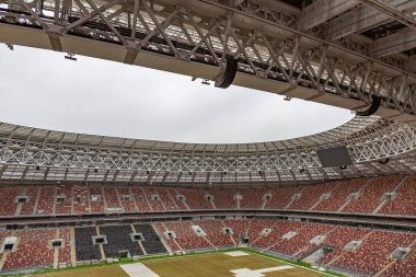 Moskova, Rusya - 14 Mart 2021 Olimpiyat kompleksi Luzhniki 'nin büyük spor arenasında. 1956 'da açılmış. 2018 FIFA Dünya Kupası için yapılan 2014-2017 küresel yeniden yapılanma