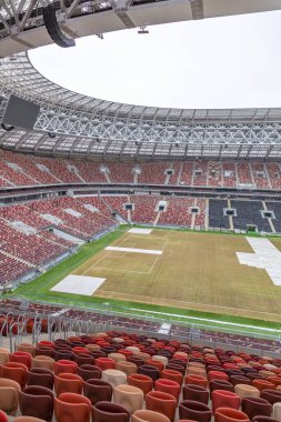 Moskova, Rusya - 14 Mart 2021 Olimpiyat kompleksi Luzhniki 'nin büyük spor arenasında. 1956 'da açılmış. 2018 FIFA Dünya Kupası için yapılan 2014-2017 küresel yeniden yapılanma