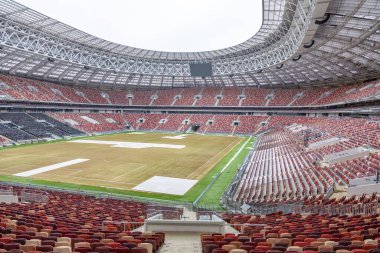 Moskova, Rusya - 14 Mart 2021 Olimpiyat kompleksi Luzhniki 'nin büyük spor arenasında. 1956 'da açılmış. 2018 FIFA Dünya Kupası için yapılan 2014-2017 küresel yeniden yapılanma