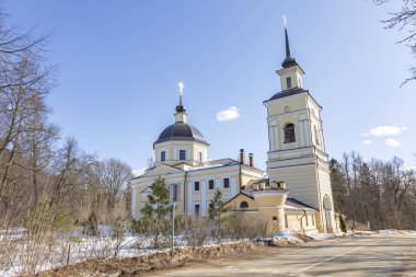 Podyachevo, Rusya Federasyonu - 28 Mart 2021: St. Nicholas Kilisesi 'nin dışı. 1783 'te inşa edilmiş. Rusya 'nın Kültür Mirası