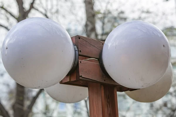 Grote Bolvormige Elektrische Lamp Gemaakt Van Glas Als Een Element — Stockfoto