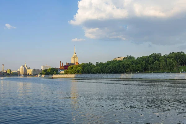 Moscow Russia July 2021 Building Hotel Ukraine Bank Moskva River — Stock Photo, Image