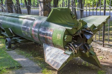 Krasnogorsk bölgesi, Moskova bölgesi, Rusya - 11 Temmuz 2021: Nadir bulunan retro roket. Vadim Zadorozhny Araç Müzesi. Avrupa 'nın en büyük özel antika araç müzelerinden biri.