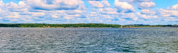 Krásná Přírodní Letní Krajina Malebným Jezerem Senezh Zataženou Oblohou Moskevský — Stock fotografie