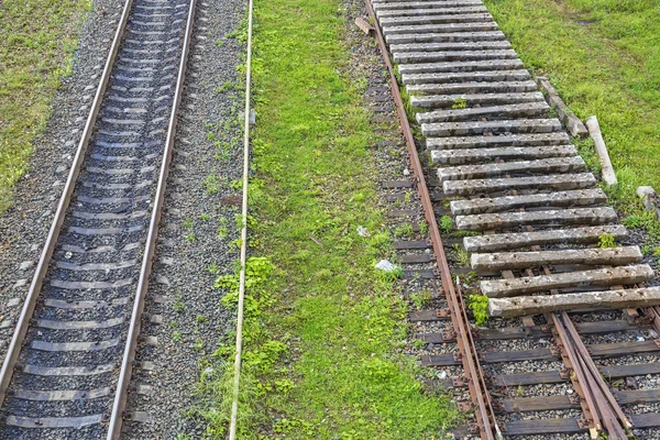 Parte Vía Férrea Estación Tren Carriles Traviesas Guijarros —  Fotos de Stock