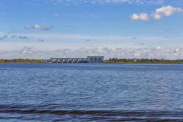 2021年9月11日 俄罗斯乌格利希 雅罗斯拉夫地区伏尔加河上的水电站 阳光灿烂 1940年发射 文化遗产场址 — 图库照片