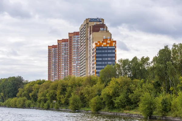 Región Moscú Septiembre 2021 Moderno Edificio Residencial Gran Altura Las — Foto de Stock