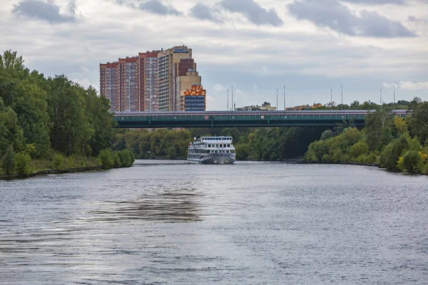 Región Moscú Rusia Septiembre 2021 Barco Blanco Cuatro Pisos Mikhail — Foto de Stock