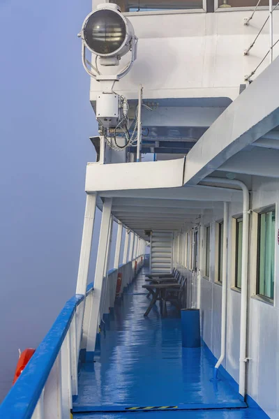 Passenger Deck Large Cruise Ship People — Stock Photo, Image