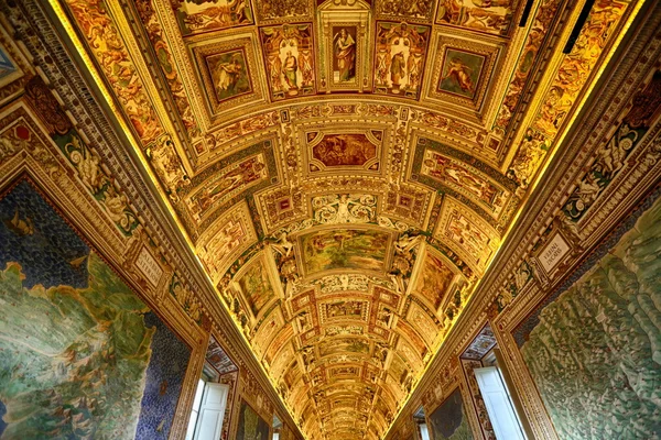 Intérieur italien de la basilique, Cité du Vatican — Photo