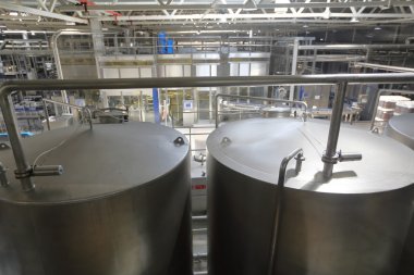 Endüstri/sanayii donatımı birimlerde bitki bira üretimi için