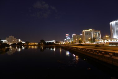 Minsk'te gözlem güverteden gece görünümü