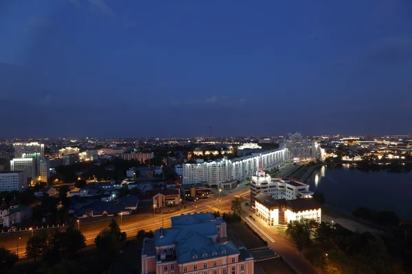 Vista nocturna desde la plataforma de observación en Minsk — Foto de Stock