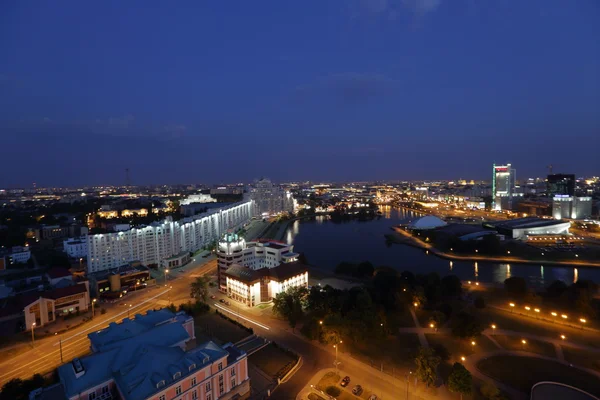 Vista noturna do deck de observação em Minsk — Fotografia de Stock