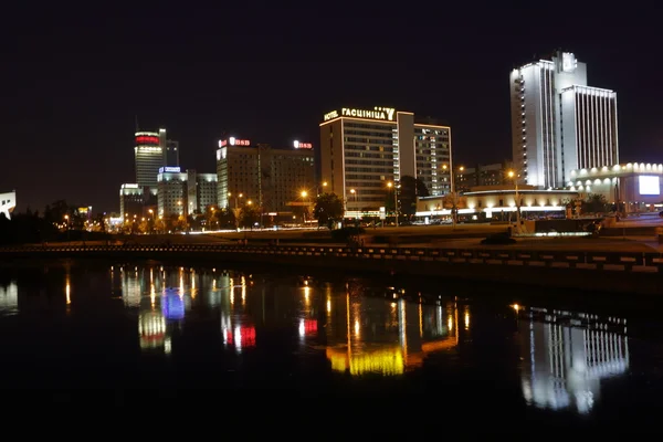 Vista noturna do deck de observação em Minsk — Fotografia de Stock