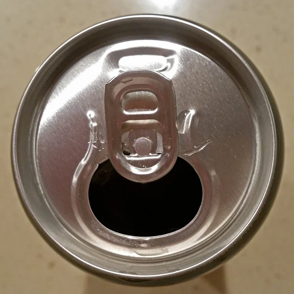 The top of the aluminum beverage can — Stock Photo, Image