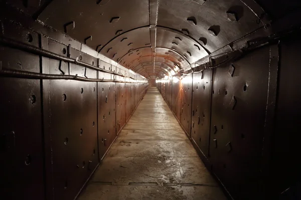 Коридор старого бункера — стоковое фото