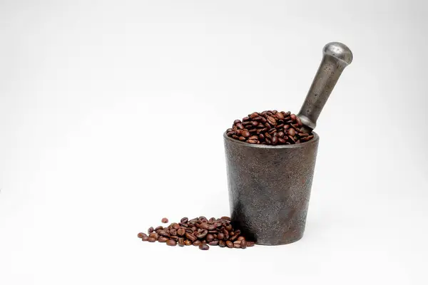 Black Coffee Grains Metal Mortar Scattered White Background — Stock Photo, Image