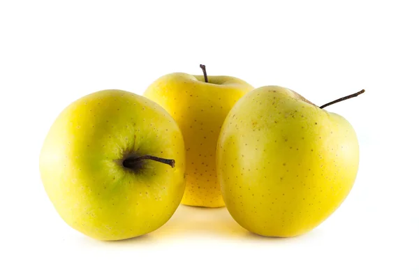 Gouden heerlijke appels geïsoleerd op witte achtergrond — Stockfoto