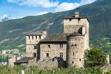 medioeval kale sarriod de la tur İtalya aosta yakınındaki