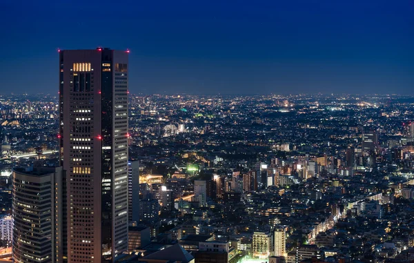 Vista nocturna de Tokio desde la oficina del gobierno metropolitano — Foto de Stock