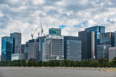 Tokyo şehri içinde modern gökdelenler