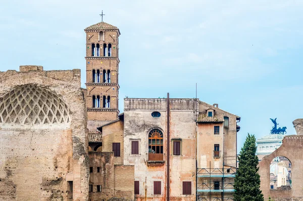 Uitzicht op de ruïnes van het oude rome in Italië — Stockfoto