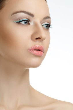 Profil güzellik kadın yaratıcı mavi makyaj