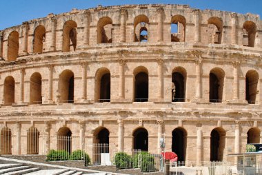 El Jem 'deki Kolezyum. Dünyanın en büyük üçüncü ve en güvenli yeri..
