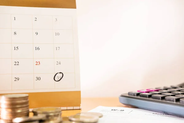 Selectieve Focus Laatste Dag Herinnering Van Maand Kalender Met Wazig — Stockfoto