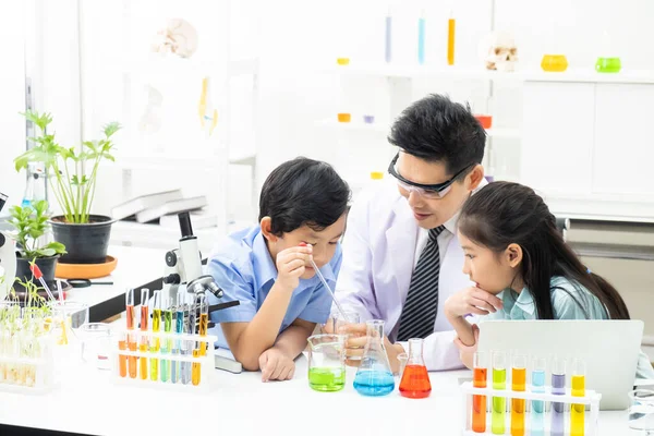 Young Asian Boy Girl Smile Having Fun While Learning Science — Stock Photo, Image