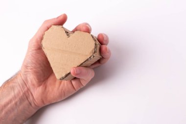 Üç boyutlu dekoratif nesne. Tatil konsepti. Dekoratif sembol. Soyut aşk sembolü.