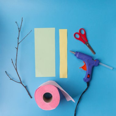 Eğitimde birinci adım Çiçeklerle bir ağaç dalı nasıl yapılır