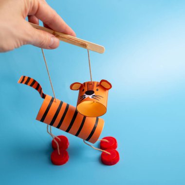 DIY year of the tiger craft, tiger toilet paper roll craft for kid and kindergarten, clipart