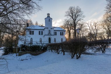 Krefeld - Neuenhofen Hanesi 'ne bakın, kış mevsiminin başlarında, Gündoğumu, Kuzey Ren Vestfalyası, Almanya, 10.02.2021
