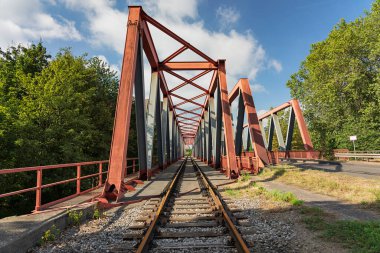 Duisburg-Meiderich - Yaz mevsiminde Pontwert Köprüsü 'ne, Kuzey Ren Vestfalyası, Almanya, 08.08.2019