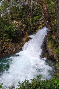 Avusturya 'daki Oetztal Alpen' deki Stuibenfall