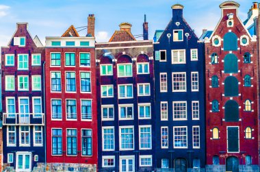 Amsterdam, Hollanda 'da tipik bir Hollanda mimarisi. Renkli resimleme