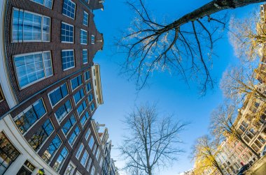 Amsterdam, Hollanda 'daki şehir manzarası. Balık bakışı